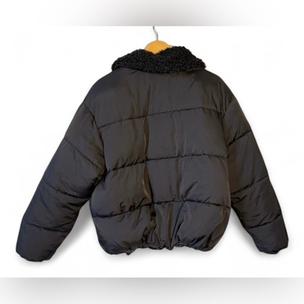 NWOT URBAN OUTFITTERS DUCKIE PUFFER JACKET WOMENS SIZE SMALL - Picture 3 of 8